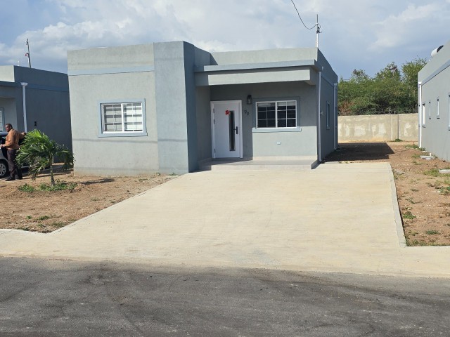 2 bed House For Rent - Caribbean Estate 2, St. Catherine, Jamaica