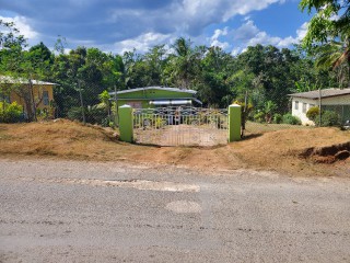 2 bed House For Sale in Byndloss Linstead, St. Catherine, Jamaica