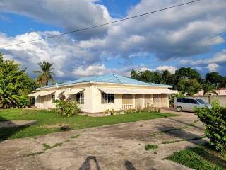 4 bed House For Sale in May Pen, Clarendon, Jamaica
Withdrawn
