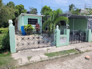 5 bed House For Sale in Eltham Meadows, St. Catherine, Jamaica