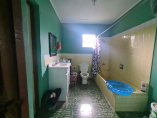 3 bed House For Sale in Ocho Rios, St. Ann, Jamaica