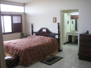 3 bed House For Sale in West Armour Heights, Kingston / St. Andrew, Jamaica