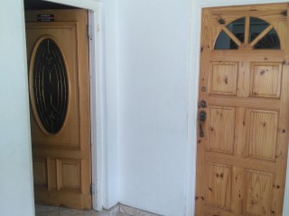 House For Rent in Off Constant Spring Road, Kingston / St. Andrew Jamaica | [7]