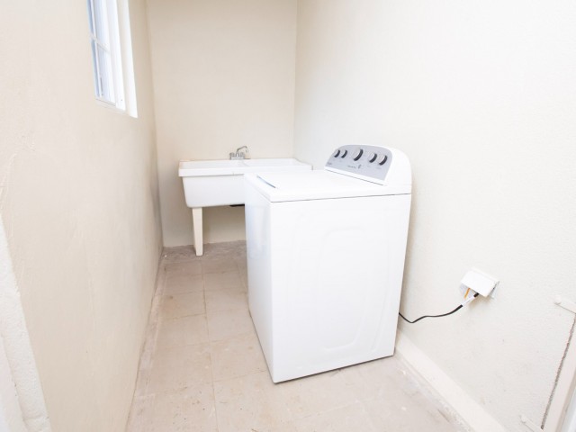 House For Rent in Caymanas Estate, St. Catherine Jamaica | [10]