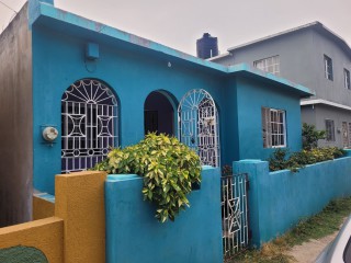 House For Sale in Kensington, St. Catherine Jamaica | [11]