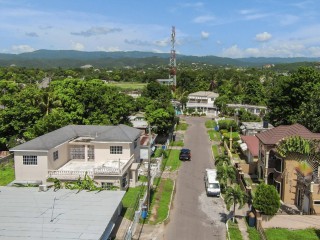6 bed House For Sale in Ensom City, St. Catherine, Jamaica