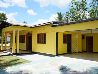 4 bed House For Sale in Santa Cruz, St. Elizabeth, Jamaica