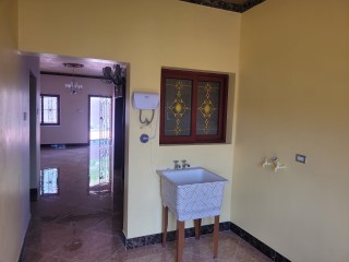 House For Sale in Belvedere, Kingston / St. Andrew Jamaica | [10]