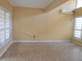 Townhouse For Rent in Briarwood Court, Kingston / St. Andrew Jamaica | [2]