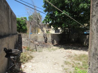 2 bed House For Sale in Westmeade, St. Catherine, Jamaica