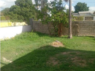 3 bed House For Sale in Cromarty Grove, St. Catherine, Jamaica