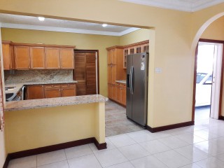 Townhouse For Rent in Off Hope Road, Kingston / St. Andrew Jamaica | [3]