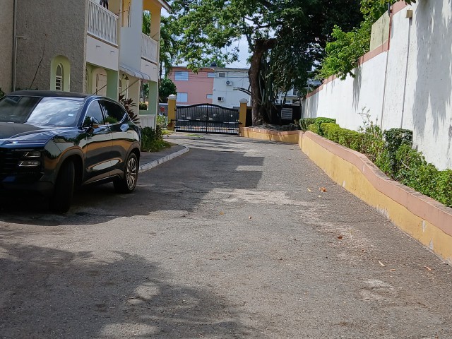 Apartment For Rent in Liguanea, Kingston / St. Andrew Jamaica | [9]