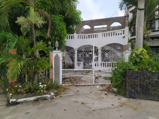 7 bed House For Sale in Spanish Town, St. Catherine, Jamaica