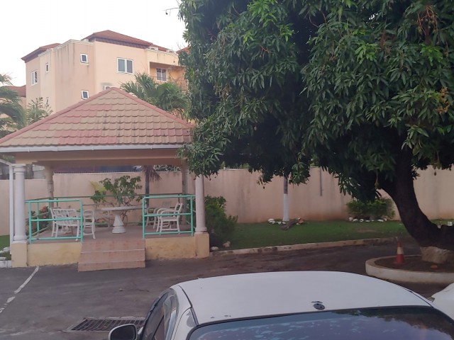 Apartment For Rent in Liguanea  Kingston 6 area, Kingston / St. Andrew Jamaica | [10]