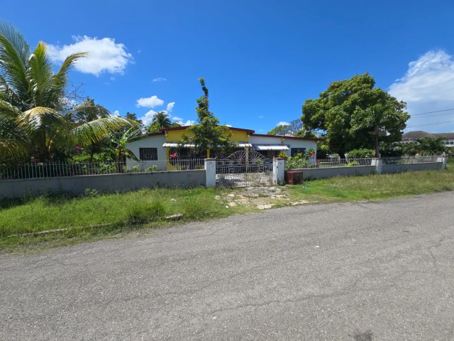 House For Sale in Leiba Gardens, St. Catherine Jamaica | [1]
