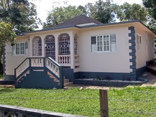 House For Sale in Chatham PA, St. James Jamaica | [3]