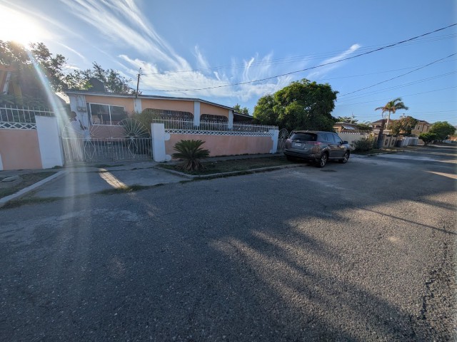 4 bed House For Sale - Edgewater, St. Catherine, Jamaica