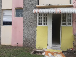 2 bed Apartment For Sale in whitehall off mannings hill rd, Kingston / St. Andrew, Jamaica