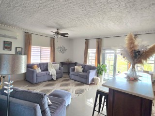 2 bed Apartment For Sale – Red Hills, Kingston / St. Andrew, Jamaica