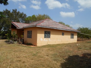 House For Sale in Downs Watson Hill, Manchester Jamaica | [2]