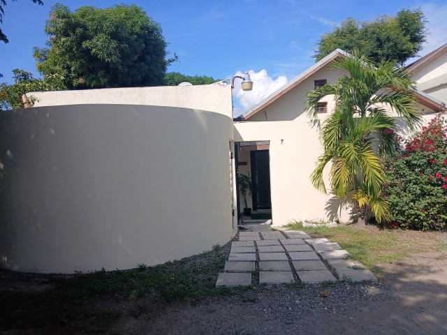 Commercial building For Rent - Half Way Tree, Kingston / St. Andrew, Jamaica