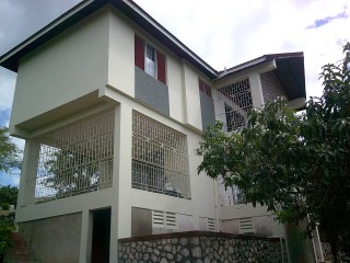 4 bed House For Sale in St Jago Heights, St. Catherine, Jamaica