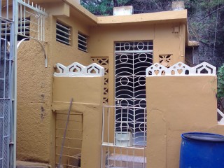 3 bed House For Sale in Delacree Park, Kingston / St. Andrew, Jamaica