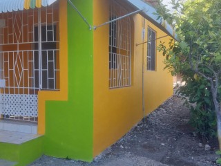 2 bed House For Rent - Taylor Land, Kingston / St. Andrew, Jamaica