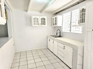 House For Sale in Molynes, Kingston / St. Andrew Jamaica | [4]