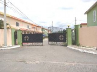 Townhouse For Sale in Morris Meadows, St. Catherine Jamaica | [1]