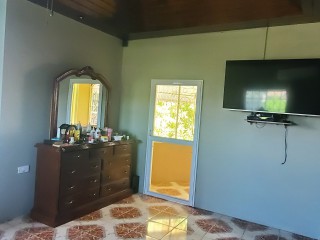5 bed House For Sale in May Pen, Clarendon, Jamaica