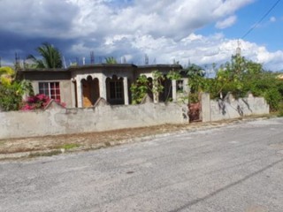 2 bed House For Sale in Middle Quarters, St. Elizabeth, Jamaica