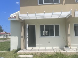 Townhouse For Rent in GreenIsland, Hanover Jamaica | [4]