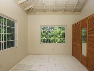 6 bed House For Sale in Ensom City, St. Catherine, Jamaica