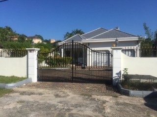 House For Rent in Mandeville, Manchester Jamaica | [10]