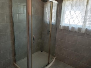 House For Rent in Molynes Road, Kingston / St. Andrew Jamaica | [8]