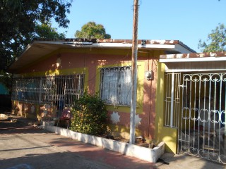 4 bed House For Sale in Lionel Town, Clarendon, Jamaica