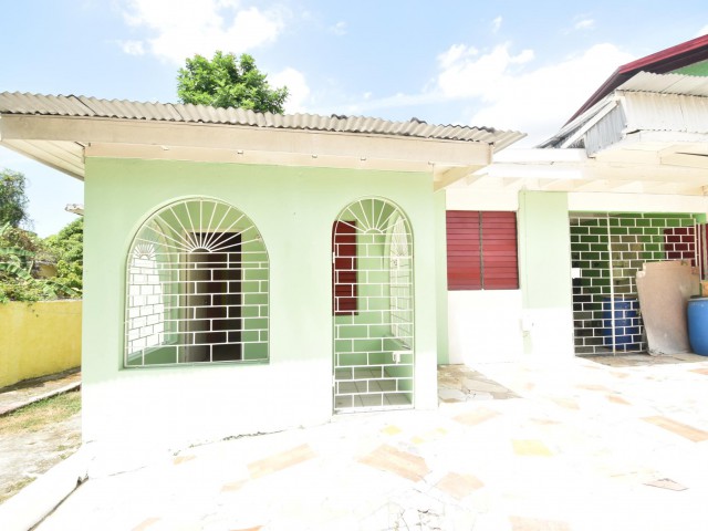 House For Sale in HAVENDALE, St. Catherine Jamaica | [8]