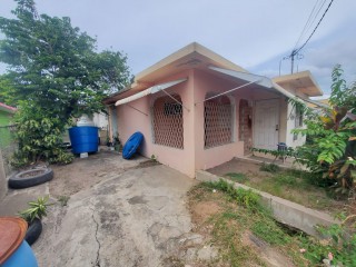 4 bed House For Sale in ELTHAM ACRES SPANISH TOWN, St. Catherine, Jamaica