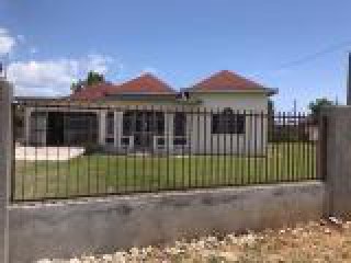 House For Sale in SavannaLaMar, Westmoreland Jamaica | [9]