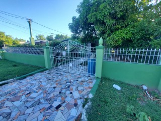 4 bed House For Sale in Horizon Park, St. Catherine, Jamaica