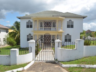 House For Sale in Ridgeview Crescent  Santa Cruz, St. Elizabeth Jamaica | [14]