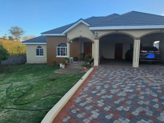 3 bed House For Sale - St Jago Heights, St. Catherine, Jamaica