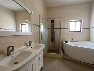 Apartment For Sale in KINGSTON 6, Kingston / St. Andrew Jamaica | [10]