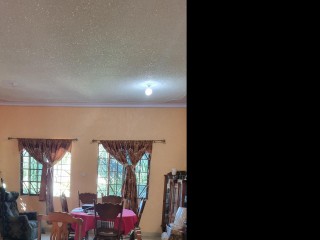 6 bed House For Sale in Plantation Heights, Kingston / St. Andrew, Jamaica