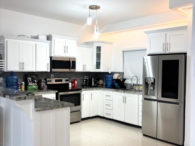 Apartment For Sale in Off Waterloo Road, Kingston / St. Andrew Jamaica | [7]