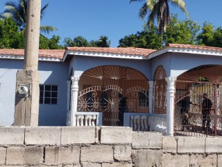 House For Sale in Willowdene, St. Catherine Jamaica | [7]