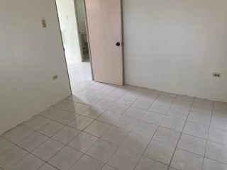 Flat For Rent in Innswood Village, St. Catherine Jamaica | [6]