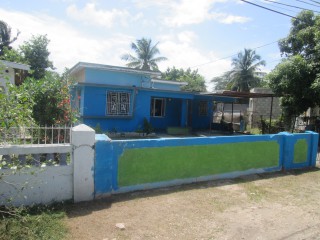 4 bed House For Sale in Old Sydenham, St. Catherine, Jamaica